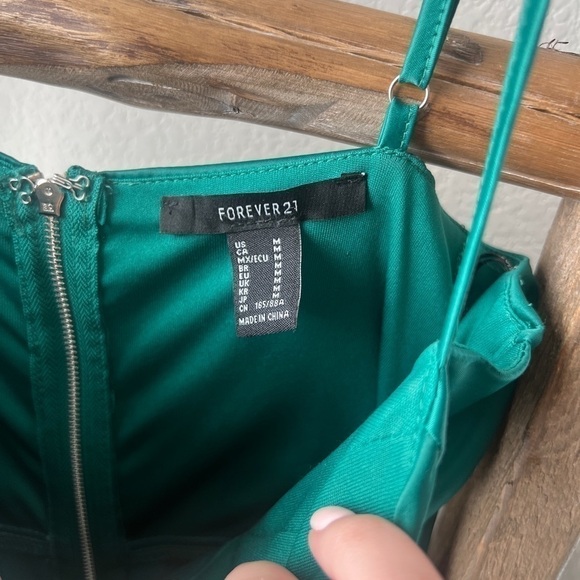 FOREVER 21 - women’s green dress size M - Picture 3 of 4